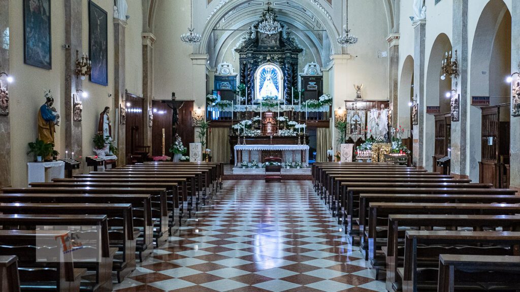 Comacchio: church of Santa Maria in Aula Regia, interior